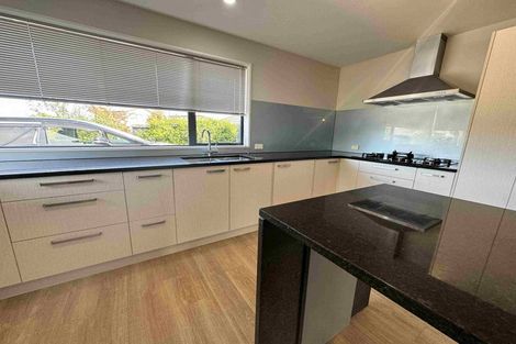 Photo of property in 34 Davaar Crescent, Broomfield, Christchurch, 8042