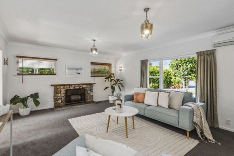 Photo of property in 6 Walton Avenue, Waikanae, 5036