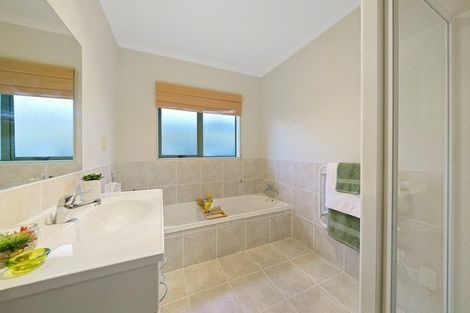 Photo of property in 4 Jeannie Way, Waikanae Beach, Waikanae, 5036