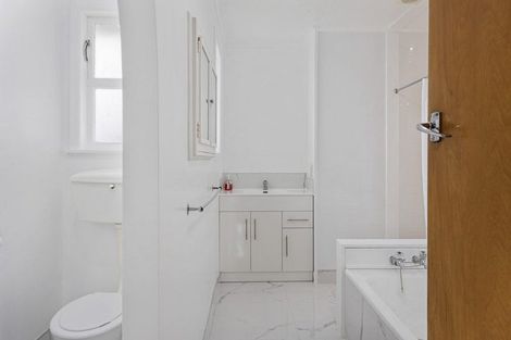 Photo of property in 50 Ramanui Avenue, Hawera, 4610