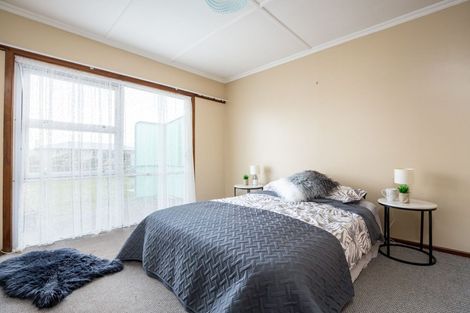 Photo of property in 84 Broadway, Waitara, 4320