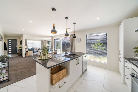 Photo of property in 17 Buddle Road, Wallaceville, Upper Hutt, 5018