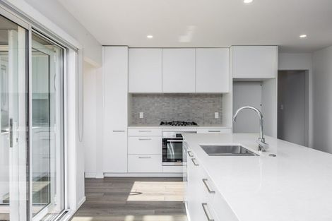 Photo of property in 74 Queen Street, Northcote Point, Auckland, 0627