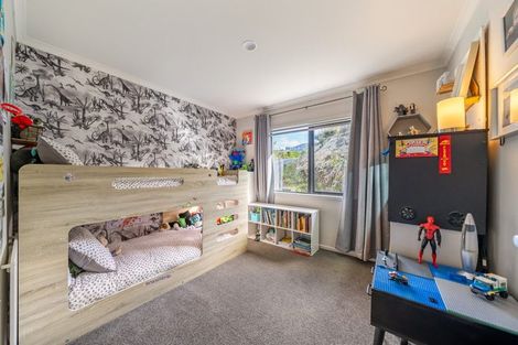 Photo of property in 23 Percy Kinsman Crescent, Riverstone Terraces, Upper Hutt, 5018