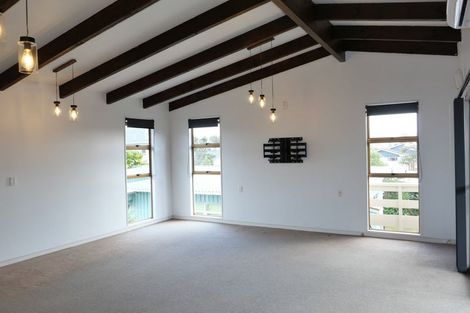 Photo of property in 2/10 Watson Drive, Paraparaumu Beach, Paraparaumu, 5032