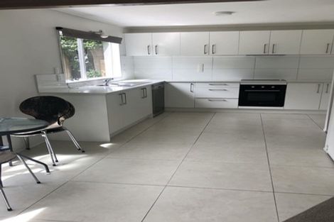 Photo of property in 2/26 Richards Avenue, Forrest Hill, Auckland, 0620