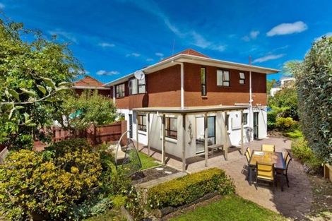 Photo of property in 1/30 Manly Esplanade, Browns Bay, Auckland, 0630