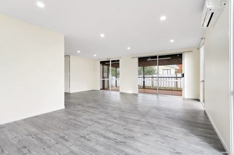 Photo of property in 2/8 Cameron Place, Ranui, Auckland, 0612