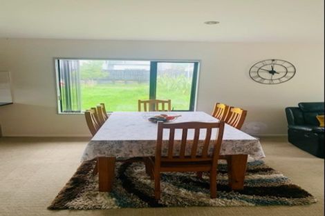 Photo of property in 10 Vino Cina Heights, Ranui, Auckland, 0612