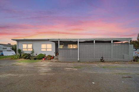 Photo of property in 32 Idlewild Avenue, Mangere, Auckland, 2022