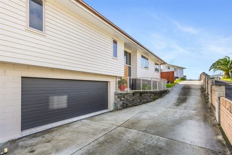 Photo of property in 27a Kirrie Avenue, Te Atatu South, Auckland, 0610