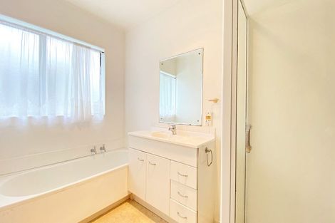 Photo of property in 2/79 Aberfeldy Avenue, Highland Park, Auckland, 2010