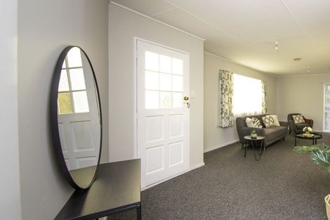 Photo of property in 6 Forbes Place, Kelvin Grove, Palmerston North, 4414