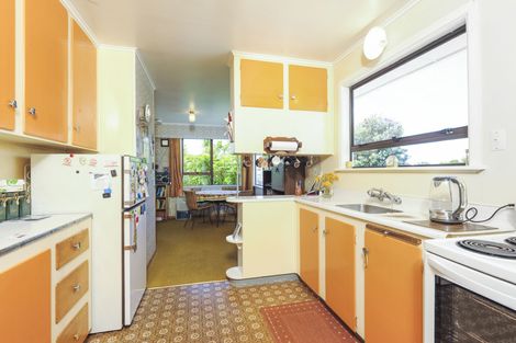 Photo of property in 24 Montmere Avenue, Te Atatu Peninsula, Auckland, 0610