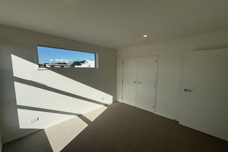 Photo of property in 4/4 Cracroft Street, Welbourn, New Plymouth, 4310