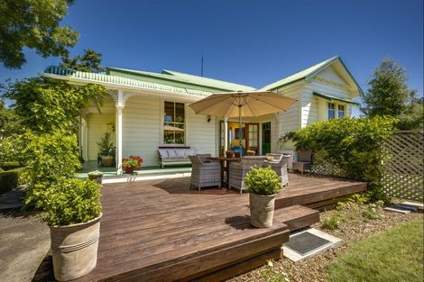 Photo of property in 84 Middle Road, Havelock North, 4130