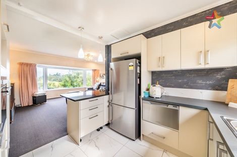 Photo of property in 10 Clematis Grove, Maungaraki, Lower Hutt, 5010