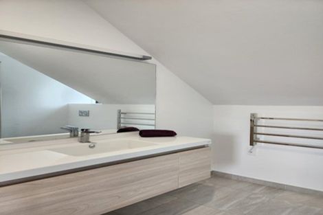 Photo of property in 136 Wairau Road, Oakura, New Plymouth, 4374