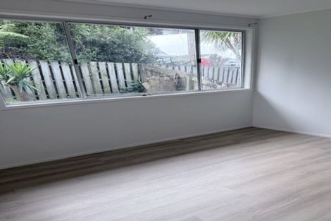 Photo of property in 5 Red Beach Road, Red Beach, 0932