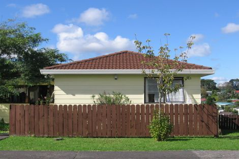 Photo of property in 1/16 Chislehurst Street, Henderson, Auckland, 0612