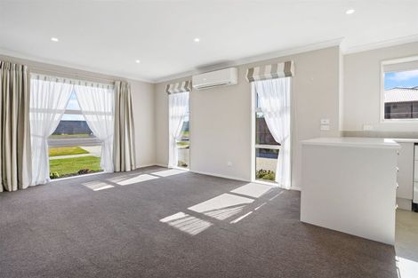 Photo of property in 69 Kippenberger Avenue, Rangiora, 7400