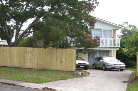 Photo of property in 102 Colwill Road, Massey, Auckland, 0614