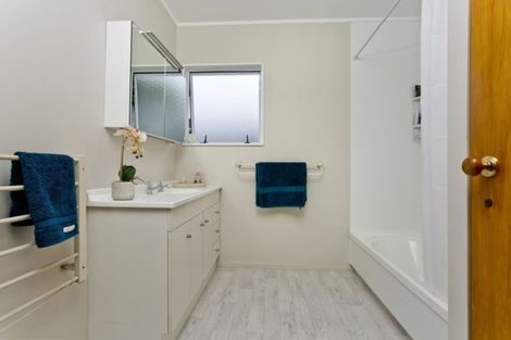 Photo of property in 1/19 Romulus Place, Totara Vale, Auckland, 0629