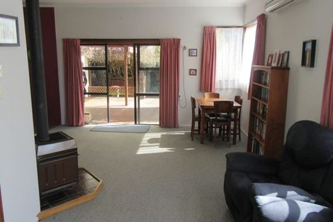 Photo of property in 90 Rhodes Street, Waimate, 7924