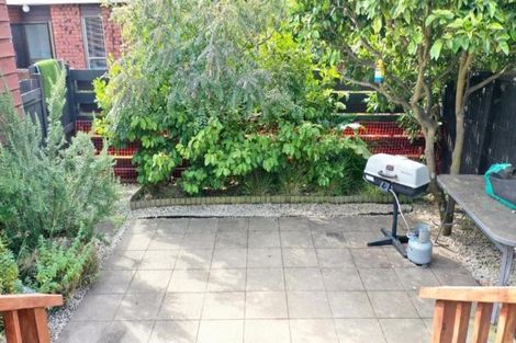 Photo of property in 2/51 Shakespeare Road, Milford, Auckland, 0620