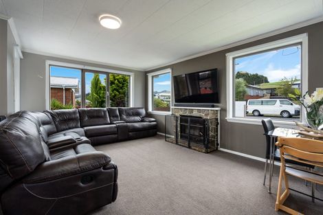 Photo of property in 50 Elwyn Crescent, Green Island, Dunedin, 9018