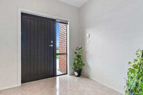 Photo of property in 214 Saint James Drive, Huntington, Hamilton, 3210