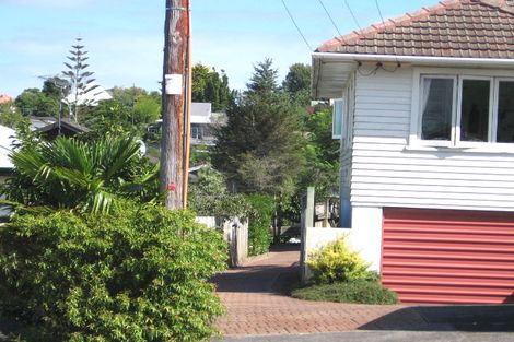 Photo of property in 7a Waratah Street, Birkenhead, Auckland, 0626