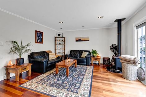Photo of property in 35 Belt Road, Moturoa, New Plymouth, 4310