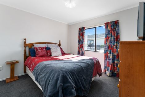 Photo of property in 15 Pukeko Street, Paraparaumu, 5032