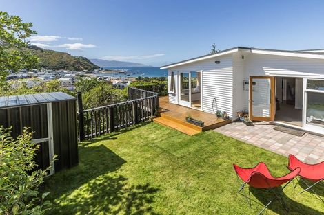 Photo of property in 156 Derwent Street, Island Bay, Wellington, 6023