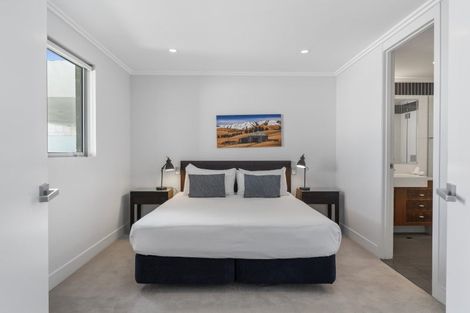 Photo of property in 225 Lake Terrace, Waipahihi, Taupo, 3330