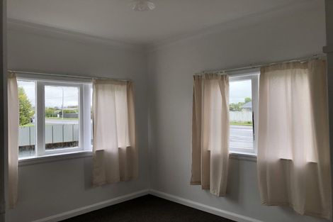 Photo of property in 106 Bartholomew Road, Levin, 5510