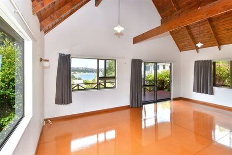 Photo of property in 22 Tindalls Bay Road, Tindalls Beach, Whangaparaoa, 0930