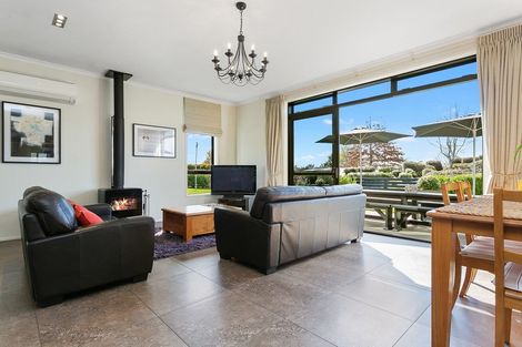 Photo of property in 2 Pengover Avenue, Leamington, Cambridge, 3432