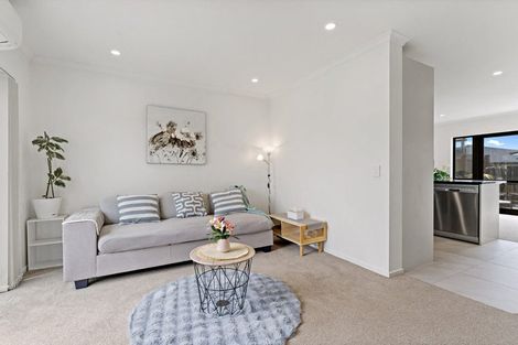 Photo of property in 17 Beardmore Lane, Papakura, 2110