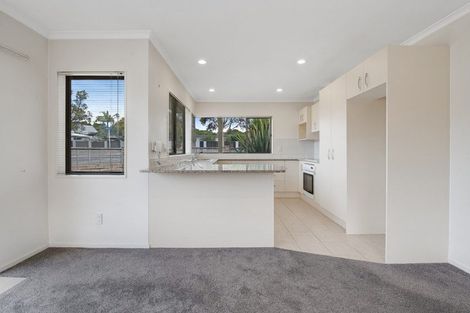 Photo of property in 53 Bay Street, Red Beach, 0932