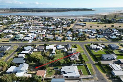 Photo of property in 4 Kennedy Street, Foxton Beach, Foxton, 4815