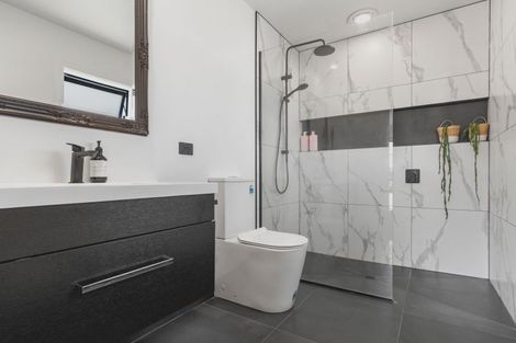 Photo of property in High Street South, Carterton, 5713