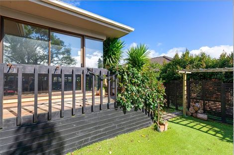 Photo of property in 1/10 Bolton Street, Blockhouse Bay, Auckland, 0600