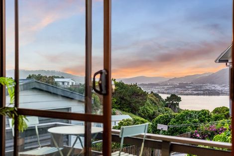 Photo of property in 7 Humphreys Grove, Titahi Bay, Porirua, 5022