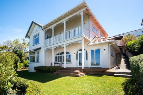 Photo of property in 8 Cobden Road, Bluff Hill, Napier, 4110