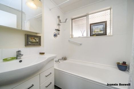 Photo of property in 50 Rhodes Drive, Kelvin Grove, Palmerston North, 4414