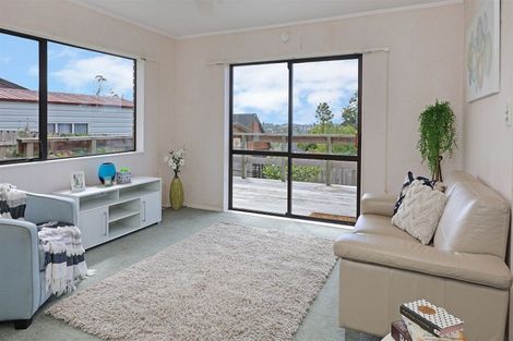 Photo of property in 1/25 Rhinevale Close, Henderson, Auckland, 0612