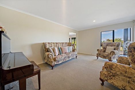Photo of property in 31 Lough Bourne Drive, Pukekohe, 2120
