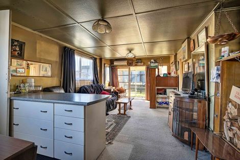 Photo of property in 82 Railway Street, Eltham, 4322